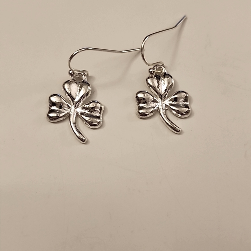Authentic Sterling 925 Silver posts  Clover  Dangle